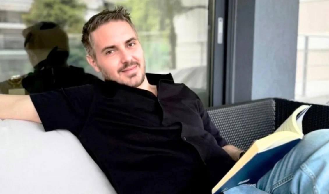 Μιχάλης Χατζηγιάννης: Δημοσίευσε φωτογραφίες από την παιδική του ηλικία με τα… καρναβαλικά του ρούχα