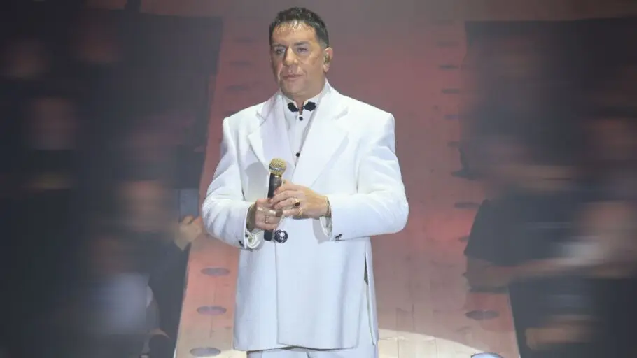 Γιώργος Μαζωνάκης: Το απρόοπτο περιστατικό στο μαγαζί που εμφανίζεται – Τι συνέβη (Βίντεο)