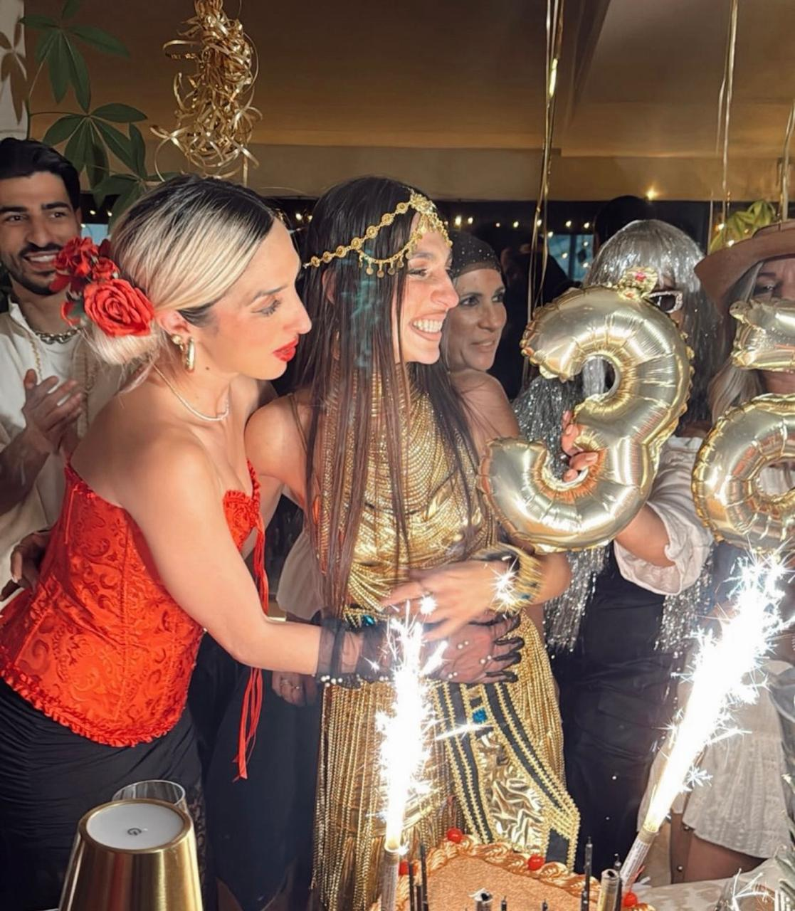 Το party της χρονιάς: Η Θέλξια-Βαλέρια Φραγκούδη «τερμάτισε» τα υπερπαραγωγή γενέθλια με άρωμα Καρναβαλιού! (Δείτε φωτογραφίες)