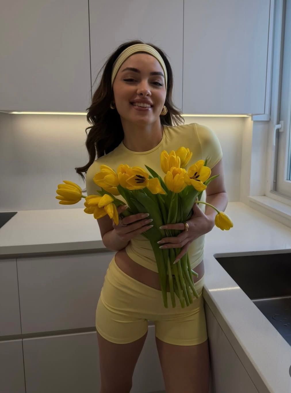 Το comfy σύνολο της Έλενας Λυσάνδρου που θέλουμε να αντιγράψουμε τώρα!(Δείτε φωτογραφίες)