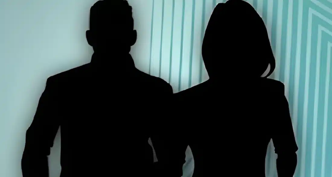 Αυτός είναι ο τραγουδιστής που έβαζε την σύντροφό του να «ικανοποιεί» φίλους στο καμαρίνι και εκείνος έπαιρνε μάτι!