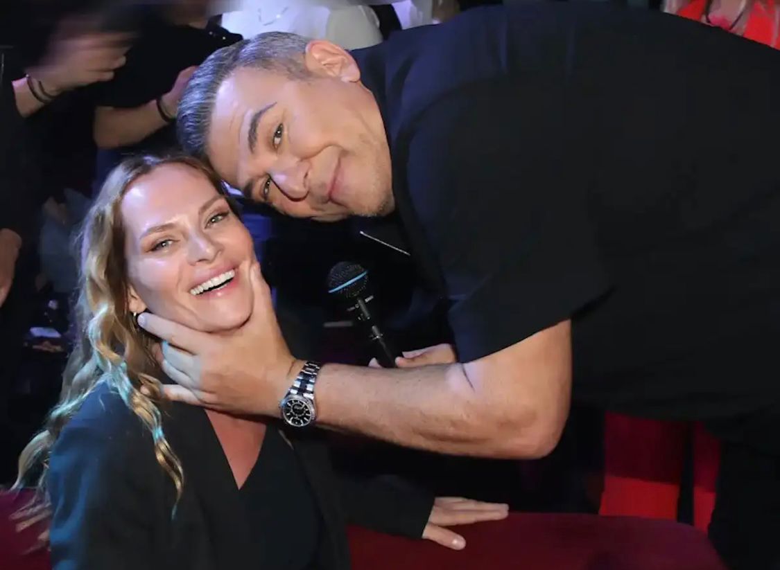 Αντώνης Ρέμος: Το τρυφερό φιλί στο στόμα στην Υβόννη Μπόσνιακ στο νυχτερινό κέντρο όπου εμφανίζεται (Δείτε φωτογραφίες)