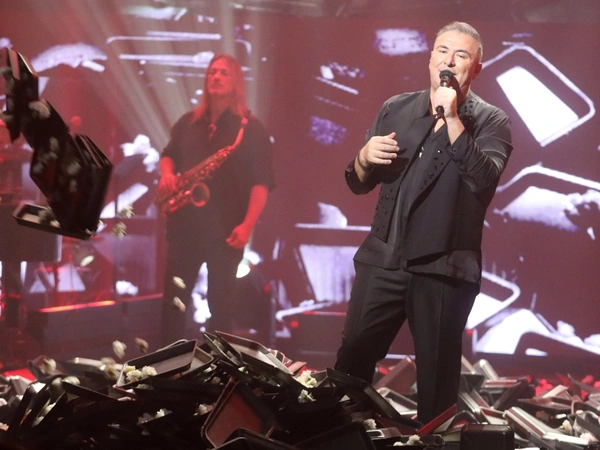 Αντώνης Ρέμος: Τέλος από το NOX μετά από πέντε χρόνια – «Νιώθω την ανάγκη να ξεκουραστώ»