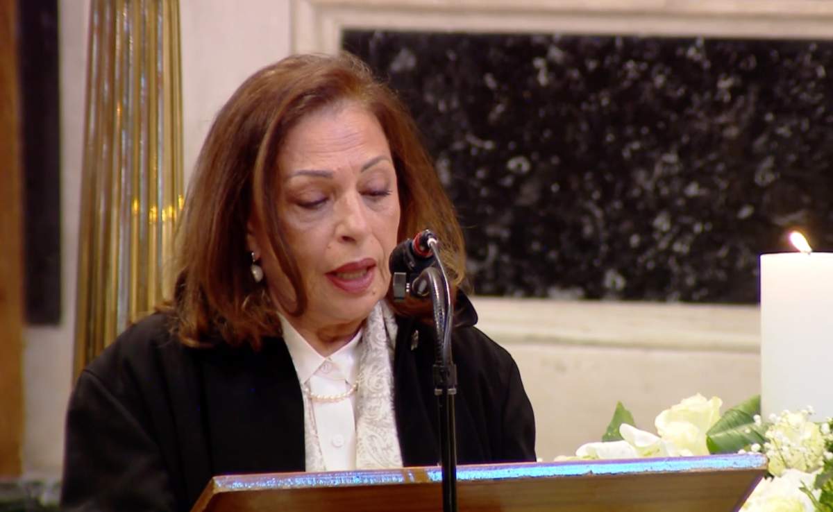 Κηδεία Μαρινέλλας: Συγκλόνισε ο επικήδειος της Χάρις Αλεξίου – «Άφησες την τελευταία σταγόνα της φωνής σου στον βωμό του Ηρωδείου»