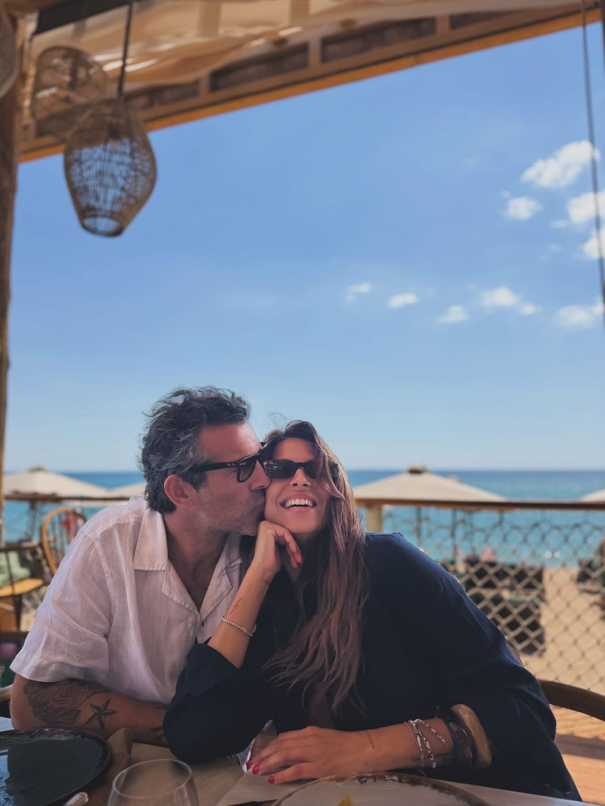 Κωνσταντίνα Ευριπίδου & Φίλιππος Μιχόπουλος: Οι φωτογραφίες που «έριξαν» το διαδίκτυο από πολυτελές θέρετρο της Ελλάδας (Δείτε φωτογραφίες)