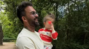 Ο Δημήτρης Αλεξάνδρου φωτογραφίζεται με τον γιο του: Στο τέλος της ημέρας, αυτός είναι όλος μου ο κόσμος, γράφει