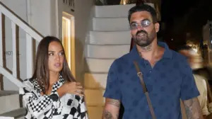 Ρία Ελληνίδου: Η βόλτα με τον Δημήτρη Αλεξάνδρου στη Μύκονο, δείτε φωτογραφίες