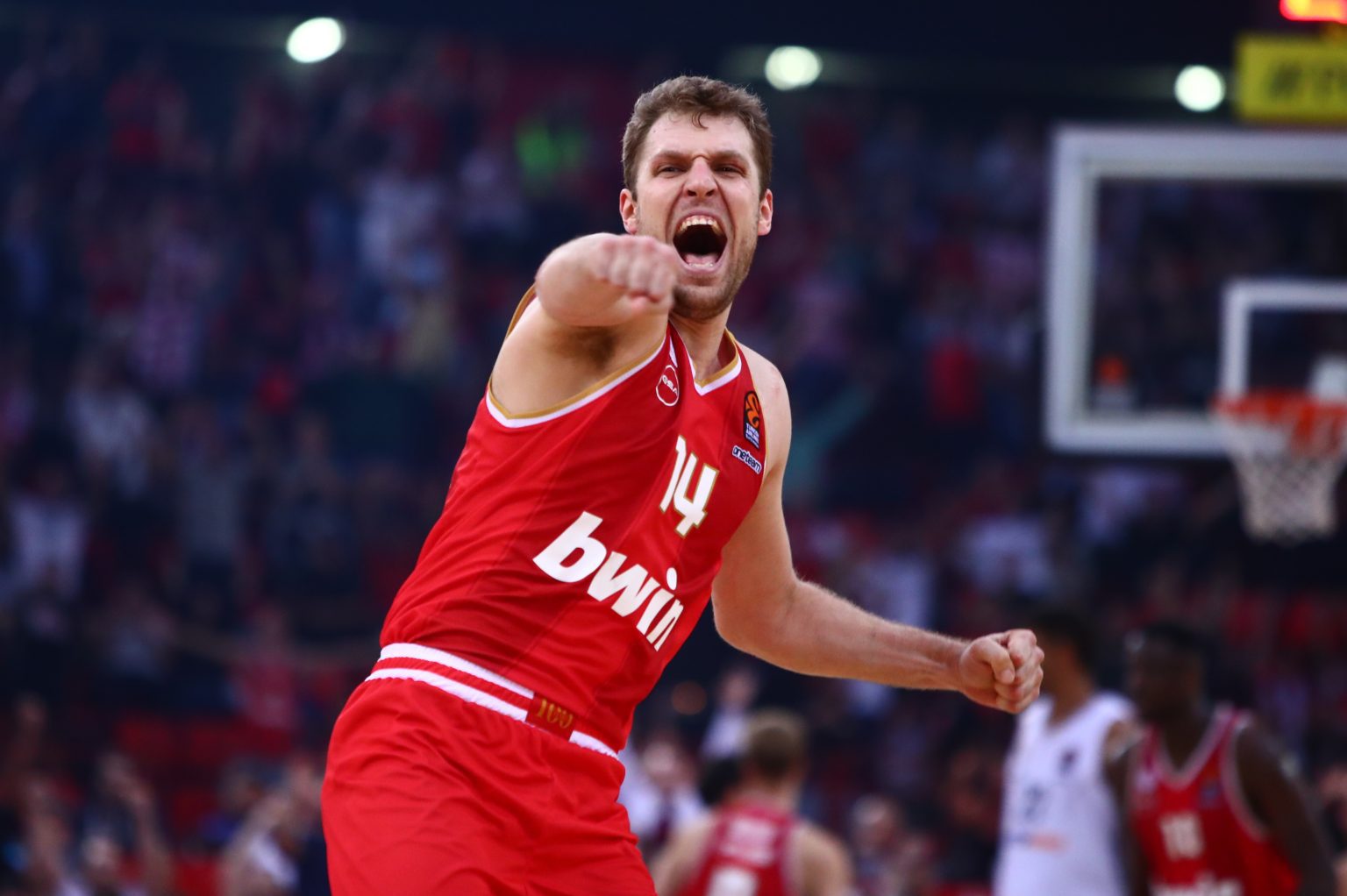 Παρέα στο Nava με Βεζένκοφ (Pics)