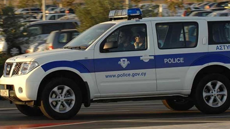 Πιάστηκαν στα χέρια έξω από εστιατόριο – Έριχναν μέχρι και καρέκλες