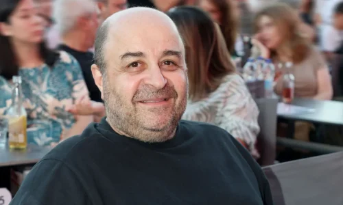 Μάρκος Σεφερλής: “Ευτυχώς που ξέχασα να μεγαλώσω” – Η συγκινητική ανάρτηση για τη ζωή, την τέχνη και το “παιδί” μέσα του