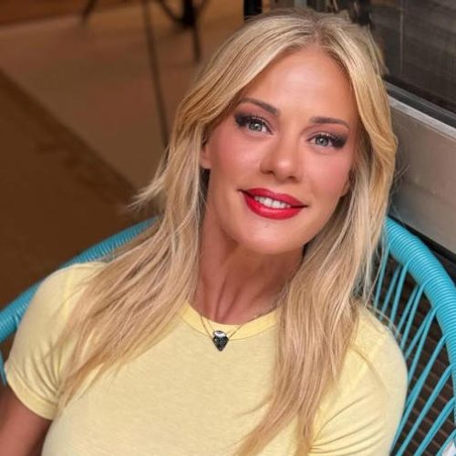 Γενέθλια για την Ζέτα Μακρυπούλια: «Τη μητέρα μου την άρπαξαν όπως ήταν και ο μπαμπάς μου πήγε στο μπαρ…»