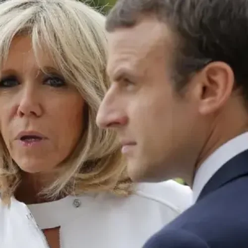 Σάλος στη Γαλλία: Η Μπριζίτ Μακρόν καταχωρημένη με ανδρικό όνομα στις φορολογικές αρχές