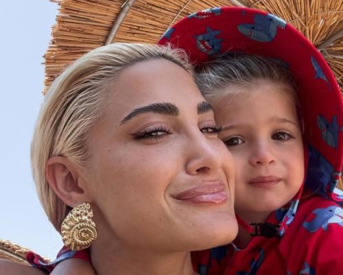 Ιωάννα Τούνη: Ετοιμάζεται για κάλαντα με τον γιο της και γιορτές μαζί του διότι «από αυτή τη χρονιά κρατάω αυτό»