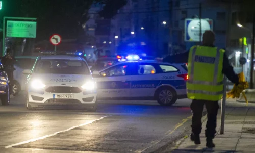 Έκλεψε το πορτοφόλι 89χρονου και τον παρέσυρε με το όχημά της – Χειροπέδες σε 25χρονη