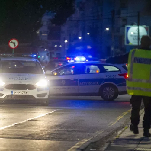 Έκλεψε το πορτοφόλι 89χρονου και τον παρέσυρε με το όχημά της – Χειροπέδες σε 25χρονη