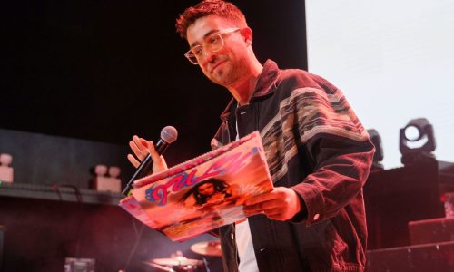 Fipster: Ο Youtuber υιοθέτησε παιδί – Η συγκινητική του πράξη