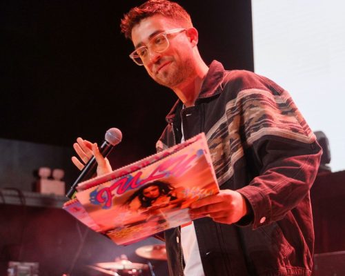 Fipster: Ο Youtuber υιοθέτησε παιδί – Η συγκινητική του πράξη