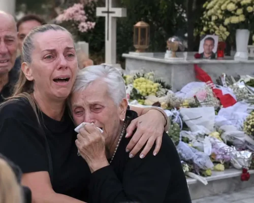 Μαζωνάκης: Ξέσπασε η μάνα του για τη Γάκα – «Αυτή τον σκότωσε»