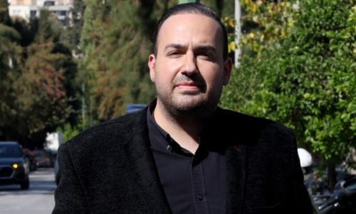 Ρετρό: Δείτε τον Μαυρίκιο Μαυρικίου στην πρώτη του τηλεοπτική εμφάνιση σε ηλικία μόλις 15 ετών (Βίντεο)