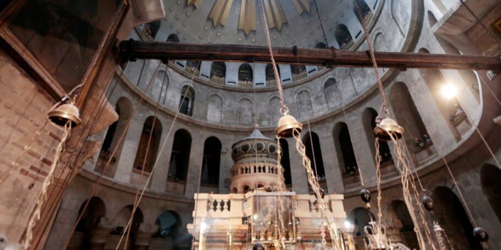 Σε βίντεο αποτύπωσε τους ήχους από τα Πάθη του Χριστού μέσα στον Πανάγιο Τάφο