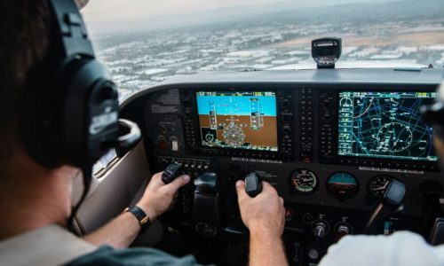 Ο viral πιλότος της Sky Express που ξαναχτύπησε, έφαγε καταγγελία από επιβάτη: Τι συνέβη 