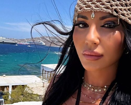 Πόπη Μαλλιωτάκη: Ποζάρει με μπικίνι και βάζει κάτω 25αρες με το κορμί της