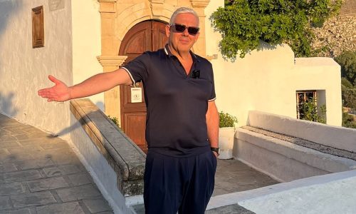 Οργισμένος ο Τάσος Δούσης: «Αυτό είναι παιδί; Ένα αλητάκι που θα γίνει εγκληματίας»