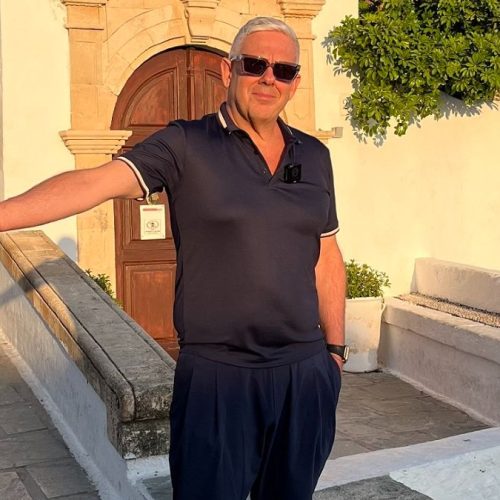 Οργισμένος ο Τάσος Δούσης: «Αυτό είναι παιδί; Ένα αλητάκι που θα γίνει εγκληματίας»