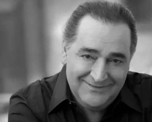 Βασίλης Καρράς: Θα κυκλοφορήσουν 12 τραγούδια του – «Είχε προνοήσει για το τι θα γίνει», λέει ο αδερφός του