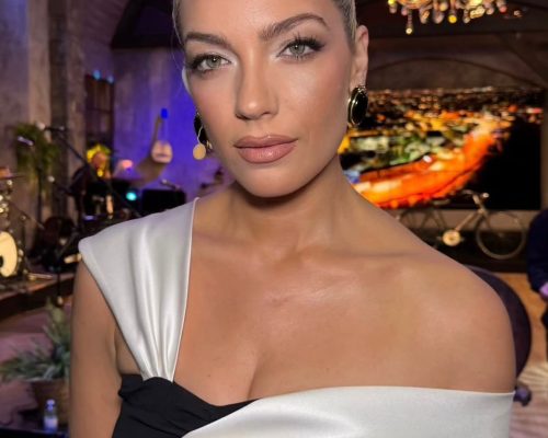 Άντρη Καραντώνη: Η λάμψη που δεν χρειάζεται μέικ απ – Η φωτογραφία που «γκρέμισε» το Instagram.