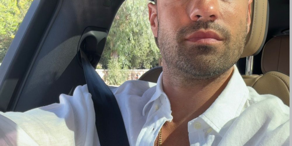 Κωνσταντίνος Αργυρός: Η εντυπωσιακή πόζα χωρίς ρούχα που έγινε viral. (Δείτε φωτό)