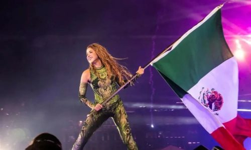 Shakira: Η «Βασίλισσα» που Βούλιαξε το Μεξικό – Ιστορικό Ρεκόρ με 400.000 Θεατές (Δείτε φωτογραφίες)