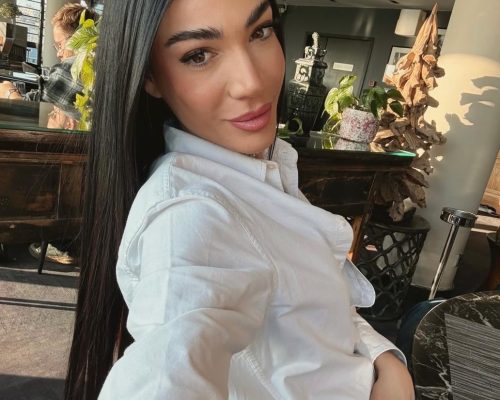 Ήβη Αδάμου: «Θέλω η κόρη μου να είναι διαφορετική από μένα σε αυτό το σημείο» (Δείτε το βίντεο)