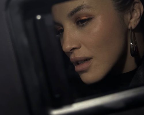 Η μεγάλη αλλαγή της Κάλιας Ελευθερίου: Δείτε το νέο της haircut (Βίντεο)