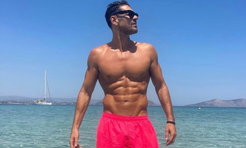 Γιάννης Σπαλιάρας: Οι τρυφερές ευχές στην Κύπρια μαμά του και οι σπάνιες φωτογραφίες