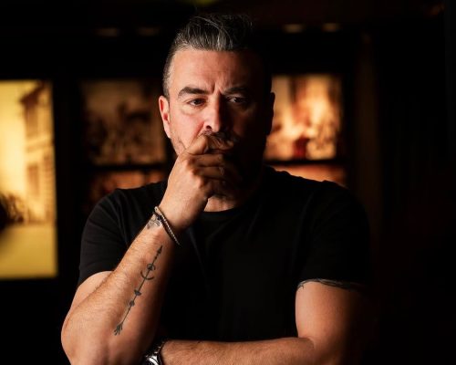 Νέα σελίδα για τον Γιάννη Αϊβάζη: Η μετακόμιση στην Αγγλία και το διεθνές βήμα – Ο λόγος