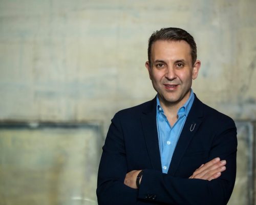 Δρ. Νεόφυτος Δημητριάδης: Ο αρχιτέκτονας της γυναικείας γοητείας στην Κύπρο. (Δείτε φωτογραφίες)