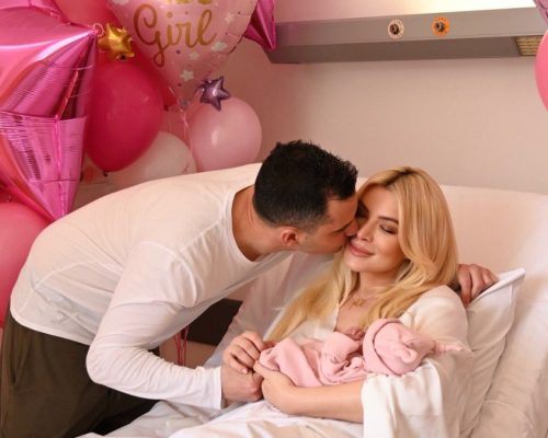 Κατερίνα Καινούργιου – Παναγιώτης Κουτσουμπής: Η νέα φωτογραφία της νεογέννητης κόρης τους