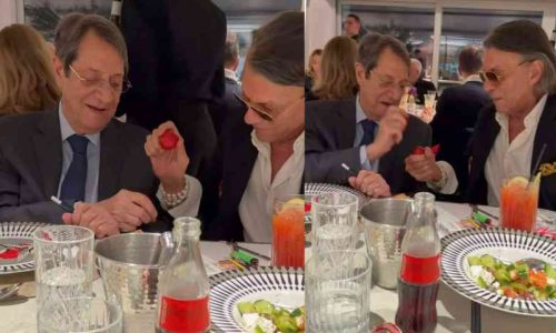 Πασχαλινό «Rendez-vous»: Ψινάκης και Αναστασιάδης τσούγκρισαν αυγά (Δείτε το βίντεο)