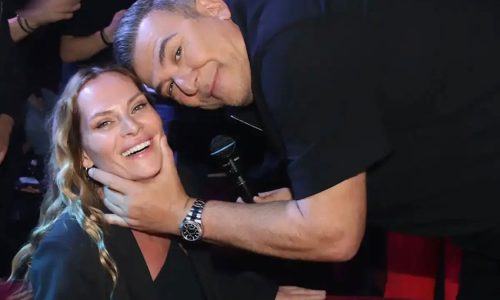 Αντώνης Ρέμος: Το τρυφερό φιλί στο στόμα στην Υβόννη Μπόσνιακ στο νυχτερινό κέντρο όπου εμφανίζεται (Δείτε φωτογραφίες)