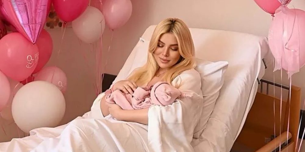 Καινούργιου: Μας έδωσε μια μικρή γεύση από την γκαρνταρόμπα της μικρής Ξένιας (Δείτε Φωτογραφίες)