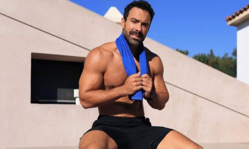 Σάκης Τανιμανίδης: Έκλεισε τα 45 και δίνει συμβουλές σε 20χρονους (Δείτε το βίντεο)