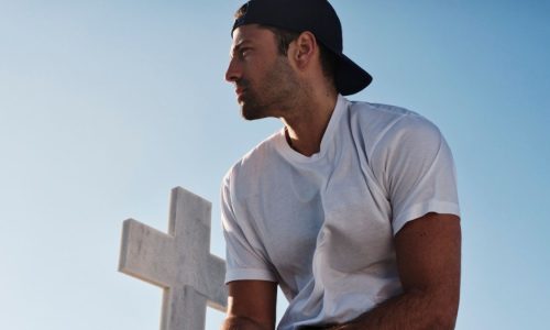 Κωνσταντίνος Αργυρός: Κυκλοφορεί παγκοσμίως νέο νησιώτικο τραγούδι & βίντεο!