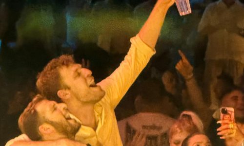 ΑΠΟΚΛΕΙΣΤΙΚΟ ΒΙΝΤΕΟ: Ο Σάσα Βεζένκοφ στον Πρωταρά – Η αποθέωση από τον Νίκο Μακρόπουλο!