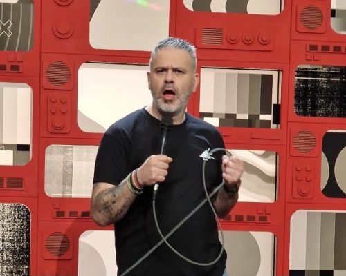 Λούης Πατσαλίδης: «Δεν ένιωσα ποτέ ανταγωνισμό – Άνοιξα τον δρόμο για το stand-up στην Κύπρο»