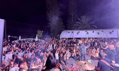 «ΣΕΙΣΜΟΣ» ΣΤΗ ΛΕΜΕΣΟ: Ο ΓΙΩΡΓΟΣ ΣΑΜΠΑΝΗΣ «ΓΚΡΕΜΙΣΕ» ΤΟ “THEAMA” ΣΕ ΕΝΑ ΑΔΙΑΧΩΡΗΤΟ SOLD-OUT LIVE! (Φωτό & βίντεο)