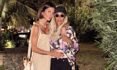 Άννα Βίσση: «Εισέβαλε» στο υπνοδωμάτιο της κόρης της και της χάλασε το βίντεο – «Είναι πιο διάσημη από μένα» (Δείτε το βίντεο)