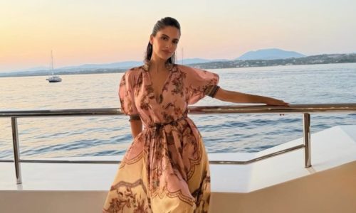 Αλεξάνδρα Νίκα: Αγκαλιά με την τριών μηνών κόρη της στο εξοχικό της Σίλιας Κριθαριώτη στην Ίο