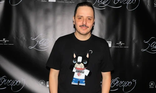 “Η τηλεόραση έχει όρους” – Τι είπε ο Αλέξανδρος Τσουβέλας για την επιτυχία της σειράς “Τότε και Τώρα” και το λάθος τρέιλερ του Survivor (Βίντεο)