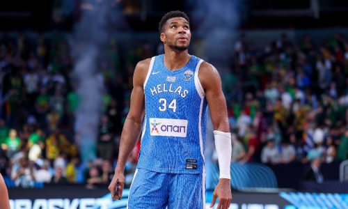 Γιάννης Αντετοκούνμπο: «Σταματήστε να δημοσιεύετε τα παιδιά μου! Κινδυνεύει η οικογένειά μου»